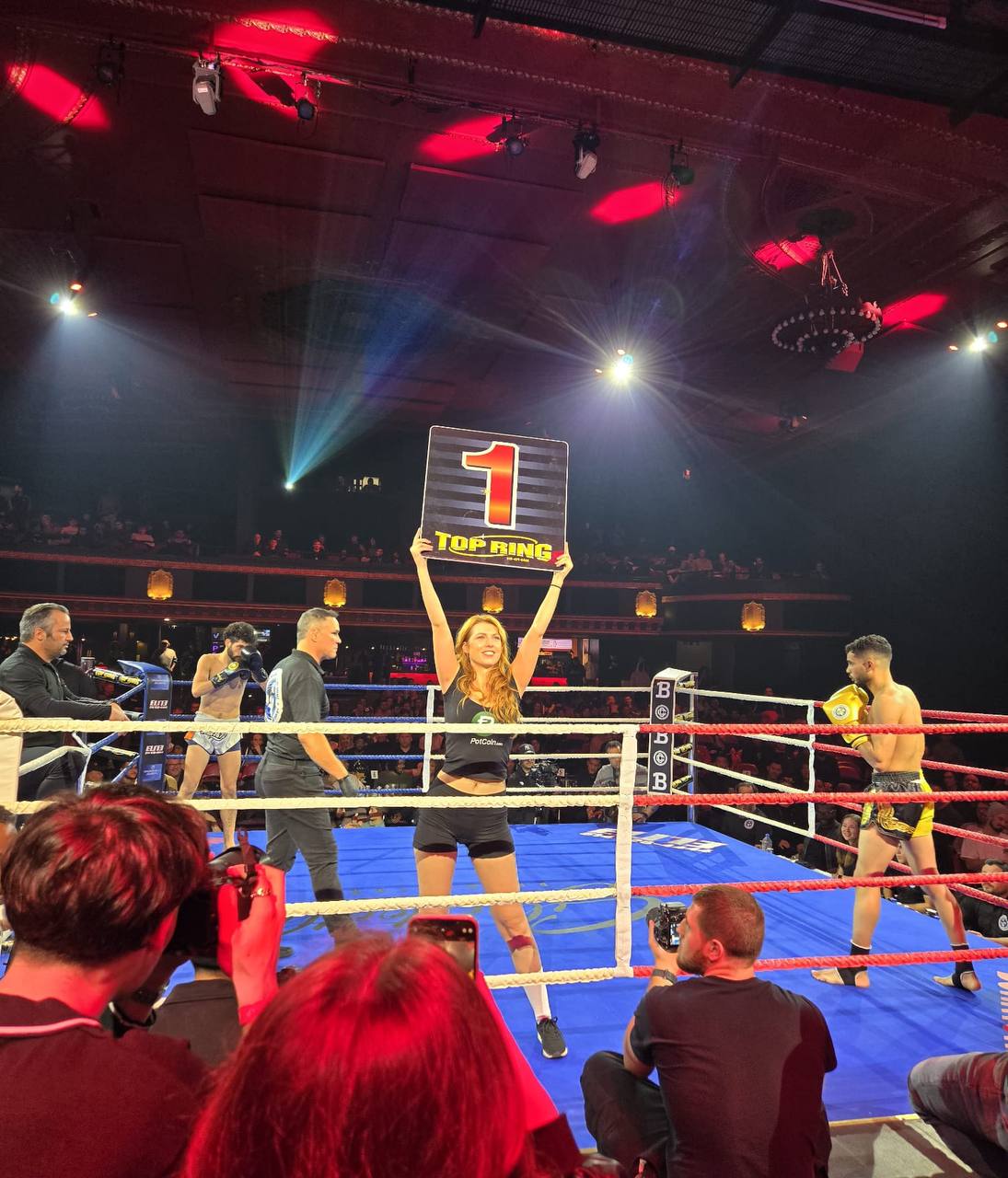 K1 @ L'Olympia: Karine as a ring girls